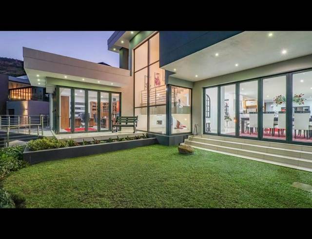 5 BEDROOM HOUSE FOR SALE IN FEATHERBROOKE ESTATE